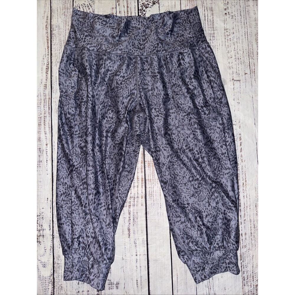 Athleta Salutation Joggers Crop 2X